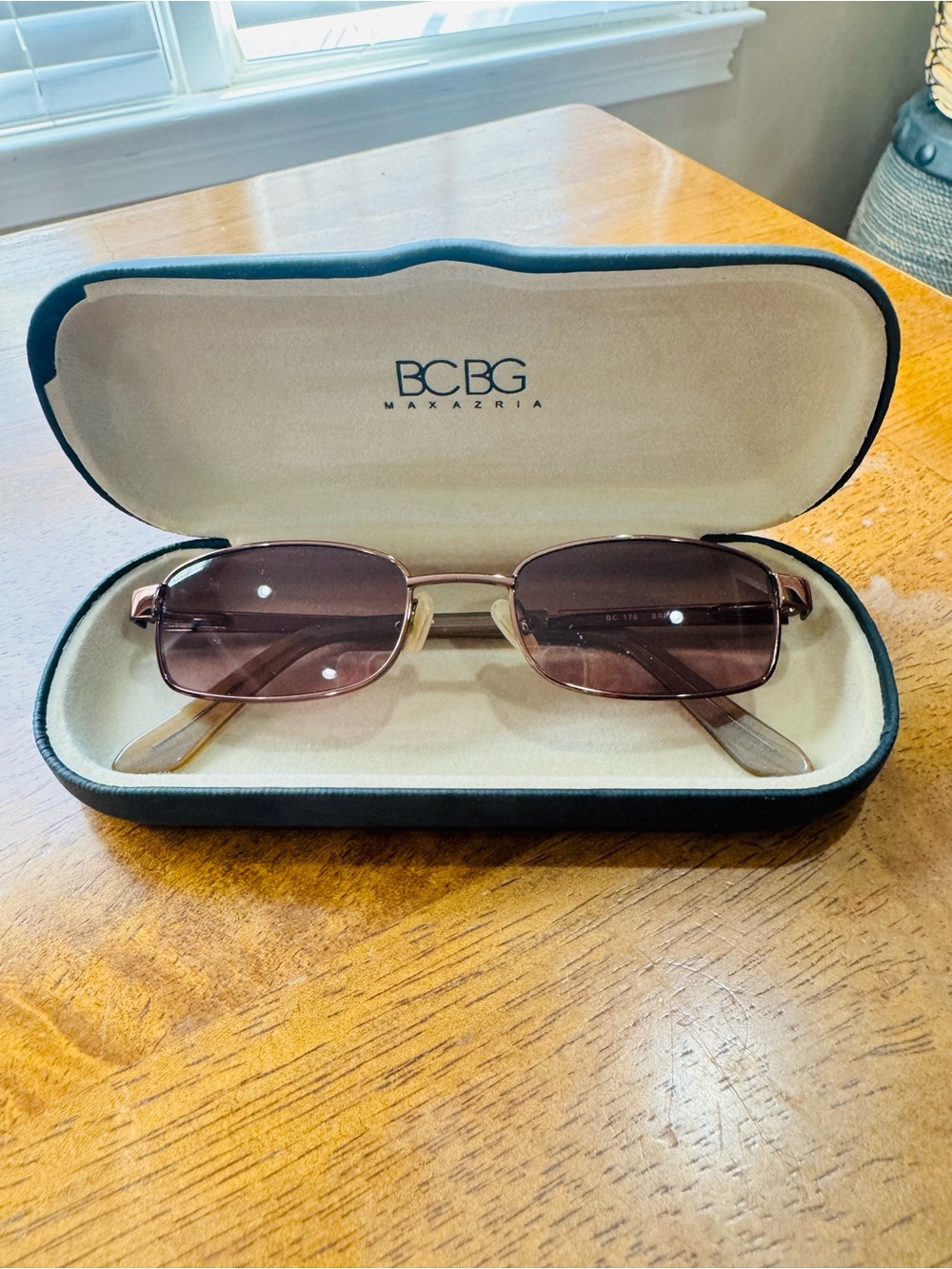 Vtg. BCBG Maxazria Aviator Sunglasses in Bronze and Amber Color